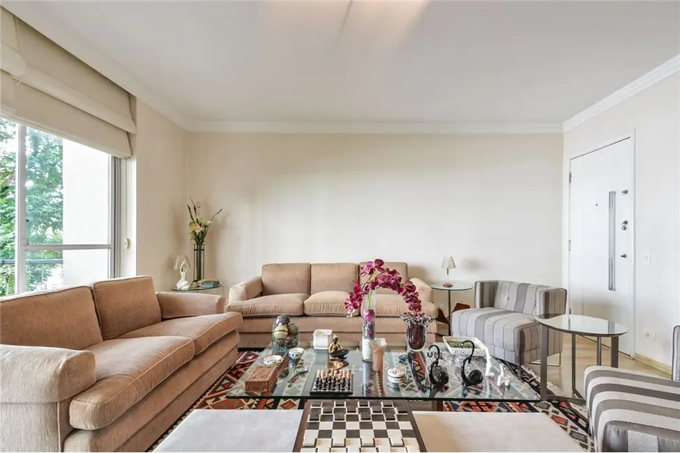 Apartamento com 3 quartos à venda, 175m2 em Moema, São Paulo - SP - imagem 4 Foto 4 de Apartamento com 3 quartos à venda, 175m2 em Moema, São Paulo - SP