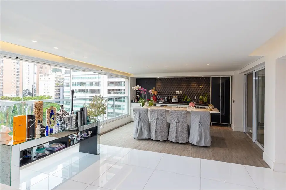 Foto 1 de Apartamento com 3 quartos à venda, 335m2 em Moema, São Paulo - SP