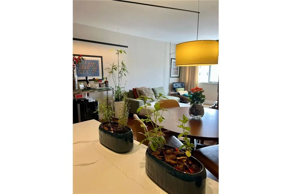 Foto 4 de Apartamento com 2 quartos à venda, 75m2 em Moema, São Paulo - SP