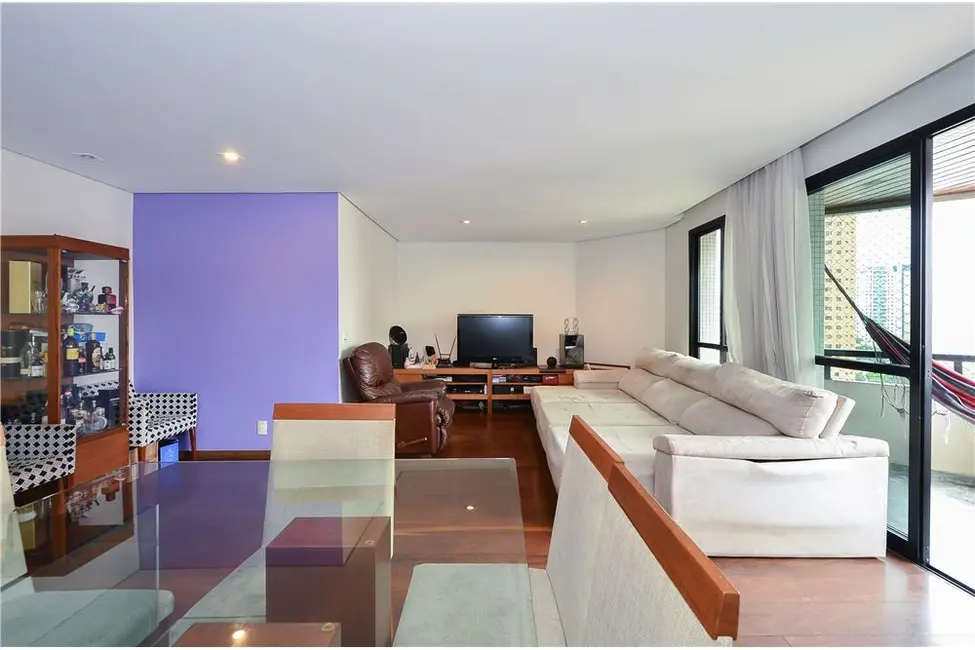 Apartamento com 3 quartos à venda, 130m2 em Moema, São Paulo - SP - imagem 1 Foto 1 de Apartamento com 3 quartos à venda, 130m2 em Moema, São Paulo - SP