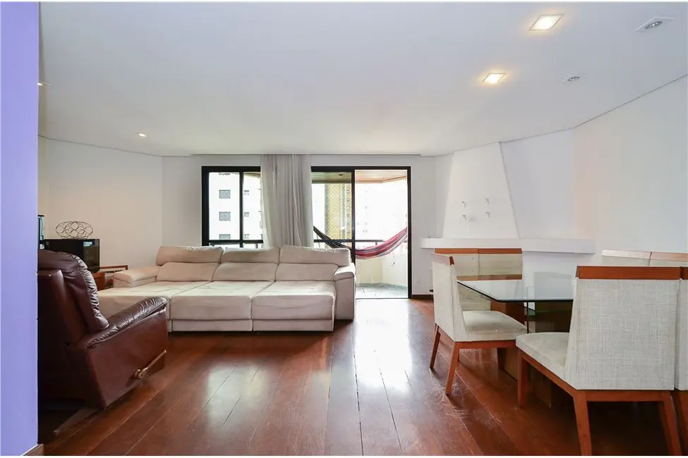 Apartamento com 3 quartos à venda, 130m2 em Moema, São Paulo - SP - imagem 3 Foto 3 de Apartamento com 3 quartos à venda, 130m2 em Moema, São Paulo - SP