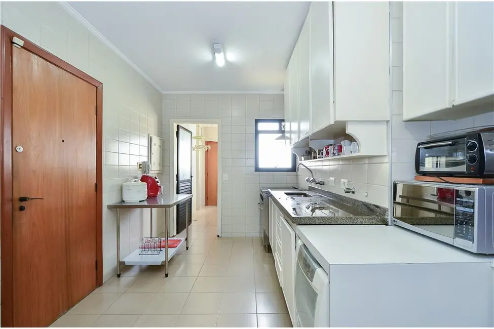 Apartamento com 3 quartos à venda, 130m2 em Moema, São Paulo - SP - imagem 9 Foto 9 de Apartamento com 3 quartos à venda, 130m2 em Moema, São Paulo - SP