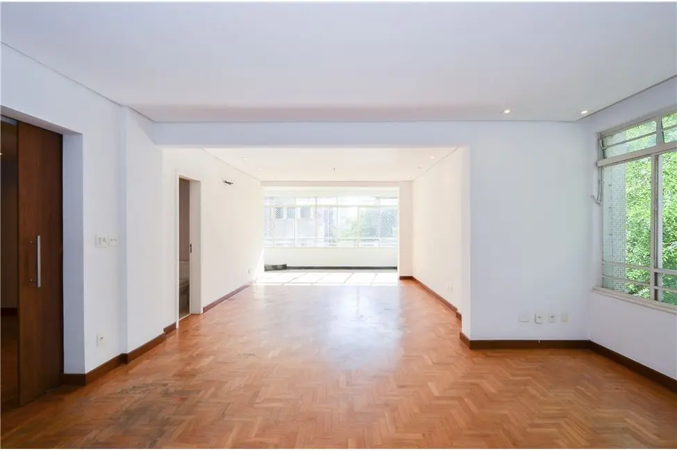 Apartamento com 3 quartos à venda, 188m2 em Cerqueira César, São Paulo - SP - imagem 3 Foto 3 de Apartamento com 3 quartos à venda, 188m2 em Cerqueira César, São Paulo - SP