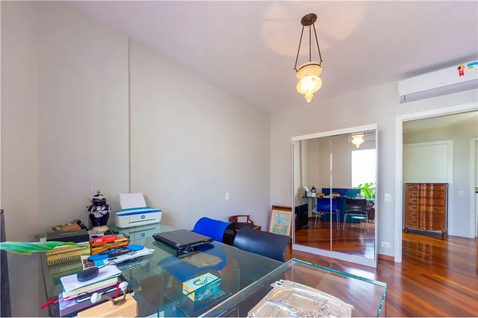 Apartamento com 3 quartos à venda, 151m2 em Vila Nova Conceição, São Paulo - SP - imagem 8 Foto 8 de Apartamento com 3 quartos à venda, 151m2 em Vila Nova Conceição, São Paulo - SP