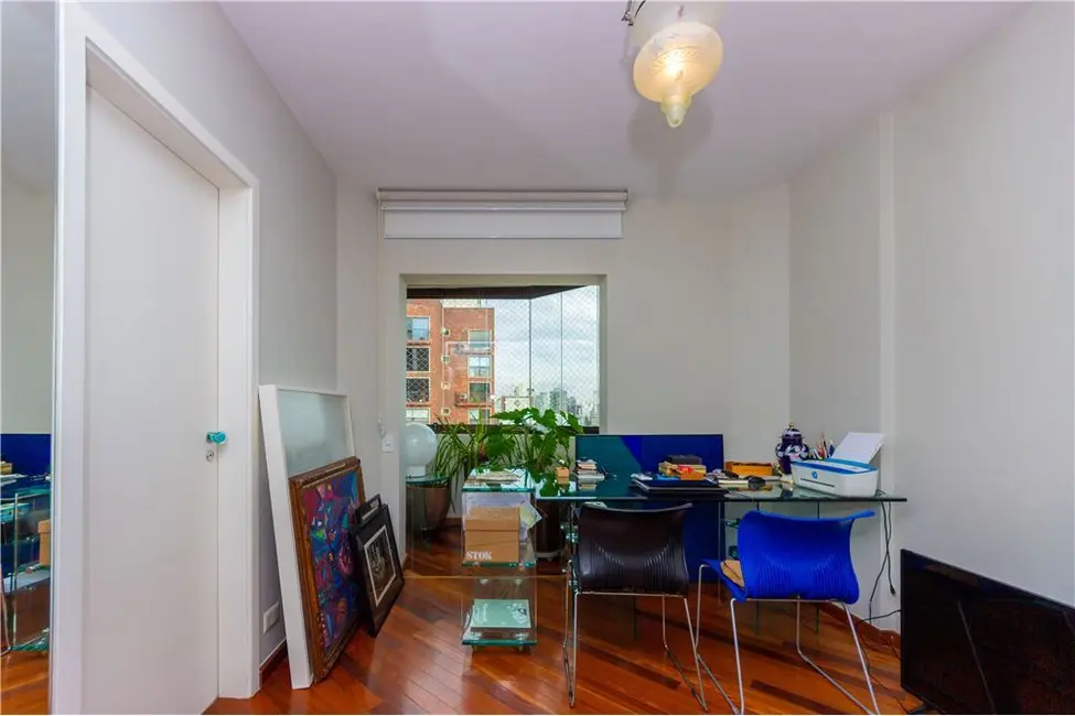 Apartamento com 3 quartos à venda, 151m2 em Vila Nova Conceição, São Paulo - SP - imagem 6 Foto 6 de Apartamento com 3 quartos à venda, 151m2 em Vila Nova Conceição, São Paulo - SP