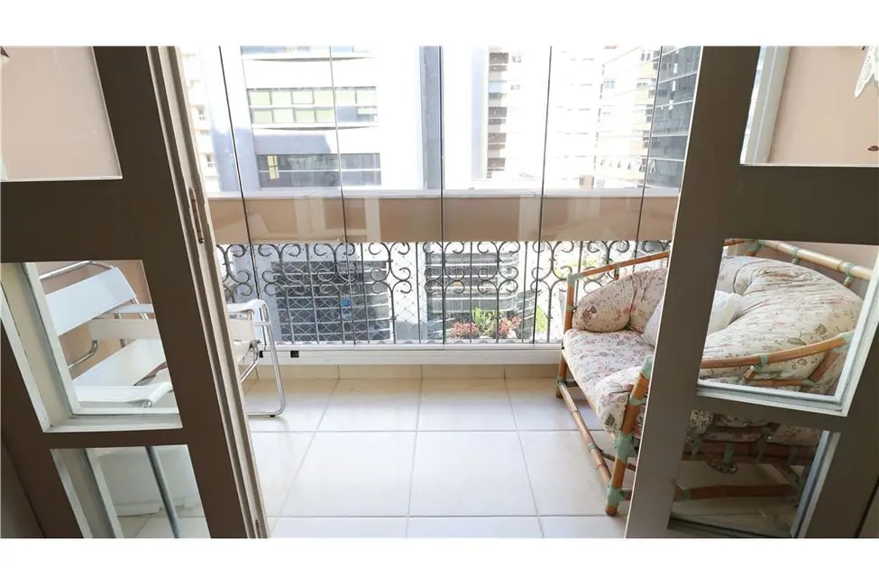 Foto 6 de Apartamento com 3 quartos à venda, 80m2 em Itaim Bibi, São Paulo - SP