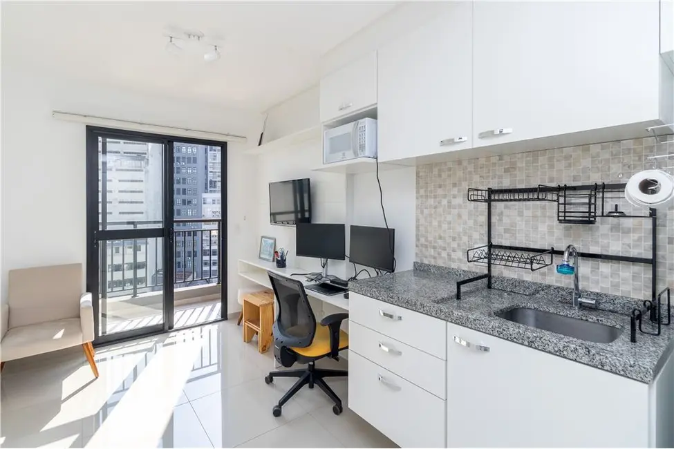 Foto 3 de Kitnet com 1 quarto à venda, 28m2 em Liberdade, São Paulo - SP