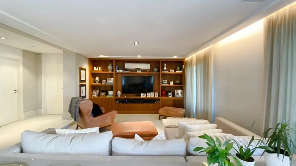 Foto 2 de Apartamento com 3 quartos à venda, 326m2 em Moema, São Paulo - SP