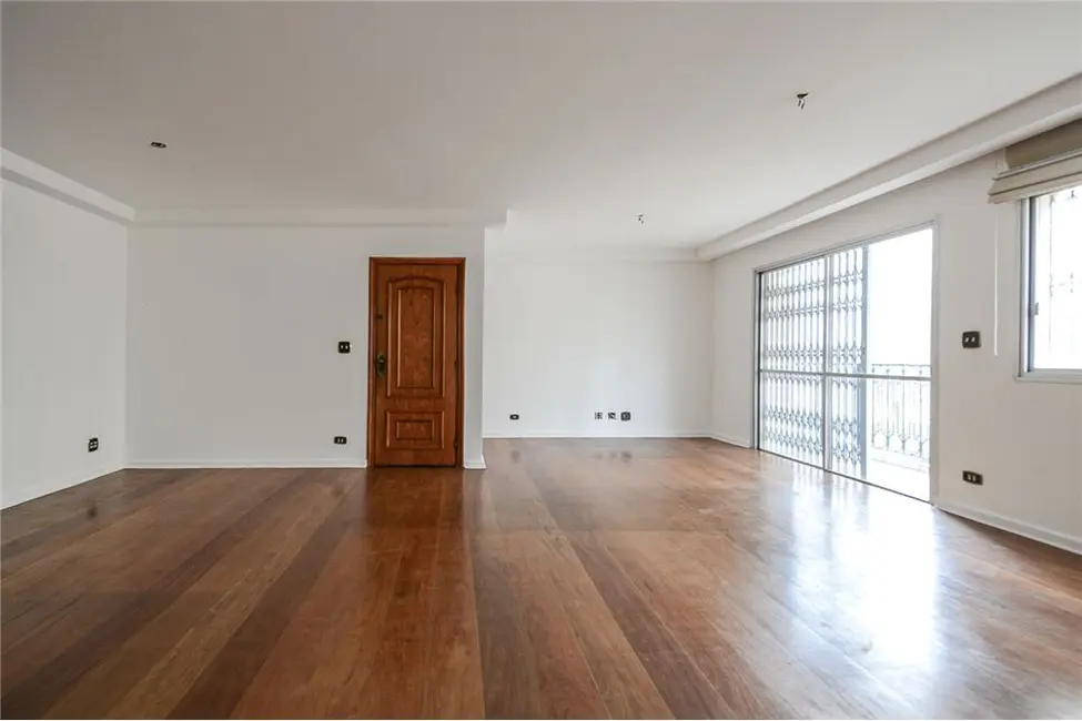 Apartamento com 3 quartos à venda, 161m2 em Moema, São Paulo - SP - imagem 4 Foto 4 de Apartamento com 3 quartos à venda, 161m2 em Moema, São Paulo - SP