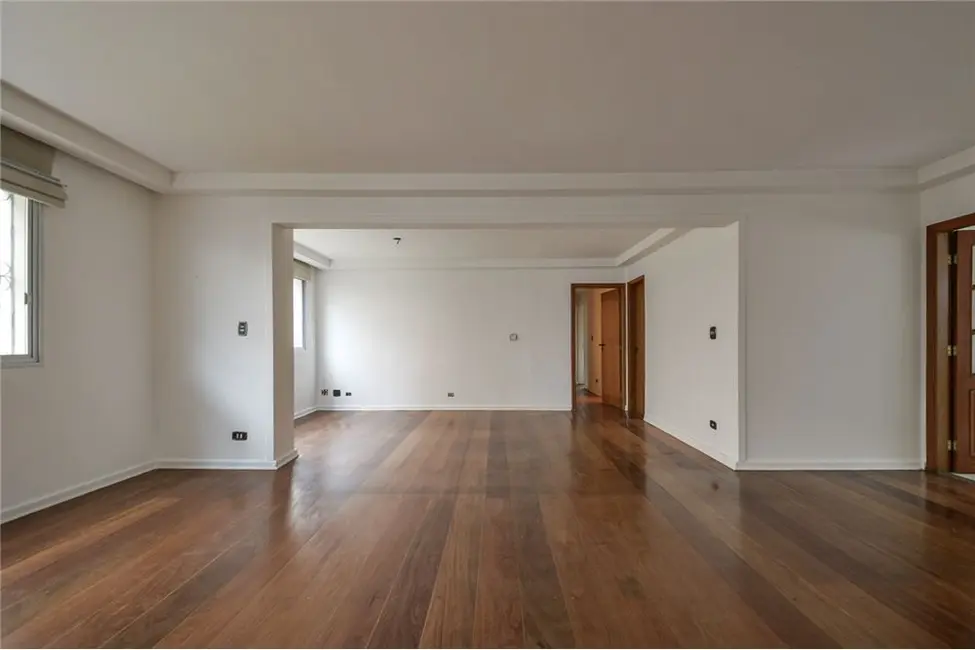 Apartamento com 3 quartos à venda, 161m2 em Moema, São Paulo - SP - imagem 2 Foto 2 de Apartamento com 3 quartos à venda, 161m2 em Moema, São Paulo - SP
