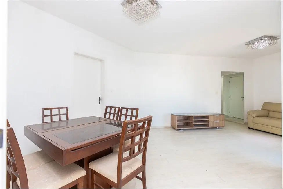 Apartamento com 3 quartos à venda, 112m2 em Moema, São Paulo - SP - imagem 3 Foto 3 de Apartamento com 3 quartos à venda, 112m2 em Moema, São Paulo - SP