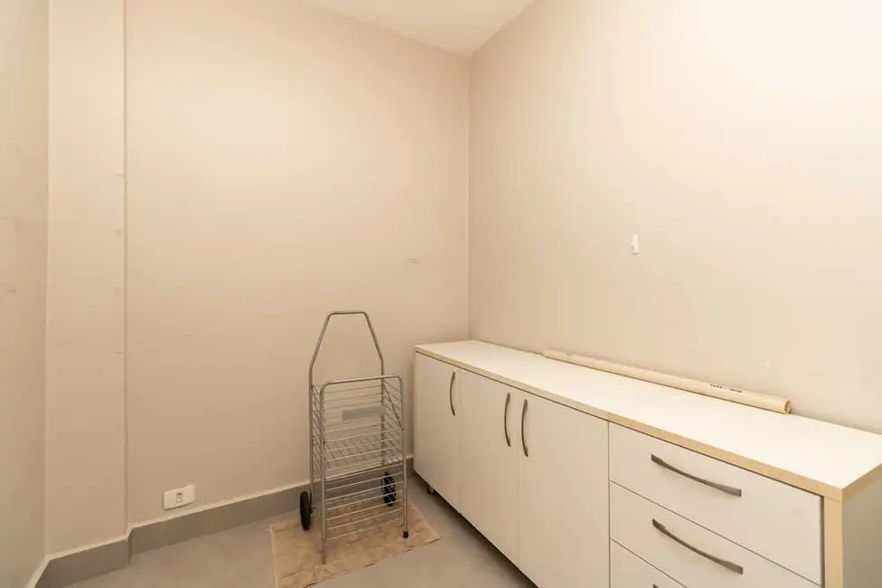 Foto 7 de Apartamento com 3 quartos à venda, 209m2 em Itaim Bibi, São Paulo - SP