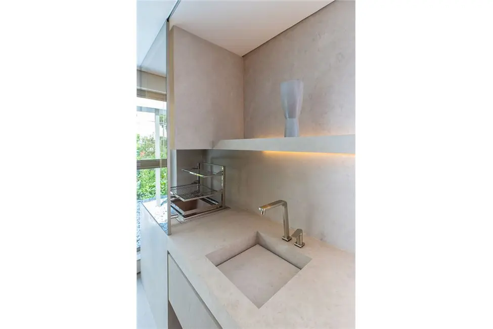 Apartamento com 3 quartos à venda, 151m2 em Moema, São Paulo - SP - imagem 3 Foto 3 de Apartamento com 3 quartos à venda, 151m2 em Moema, São Paulo - SP