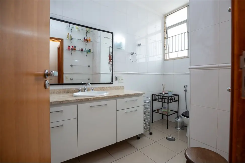 Foto 7 de Apartamento com 3 quartos à venda, 180m2 em Itaim Bibi, São Paulo - SP
