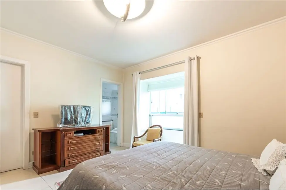 Apartamento com 3 quartos à venda, 193m2 em Campo Belo, São Paulo - SP - imagem 4 Foto 4 de Apartamento com 3 quartos à venda, 193m2 em Campo Belo, São Paulo - SP