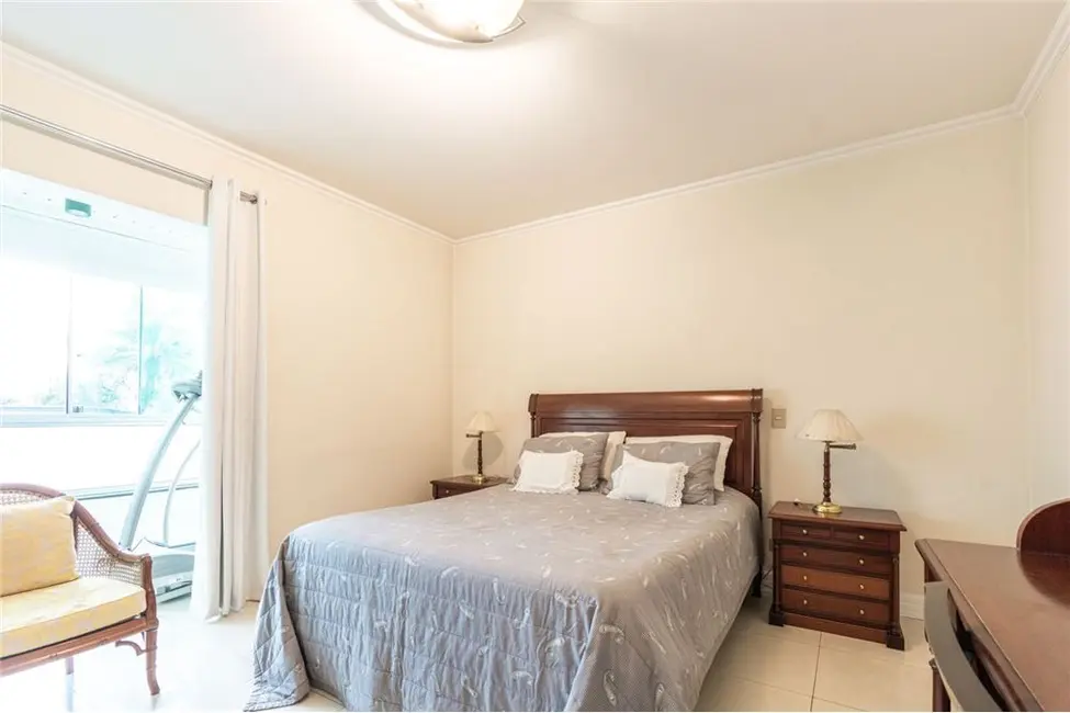 Apartamento com 3 quartos à venda, 193m2 em Campo Belo, São Paulo - SP - imagem 3 Foto 3 de Apartamento com 3 quartos à venda, 193m2 em Campo Belo, São Paulo - SP