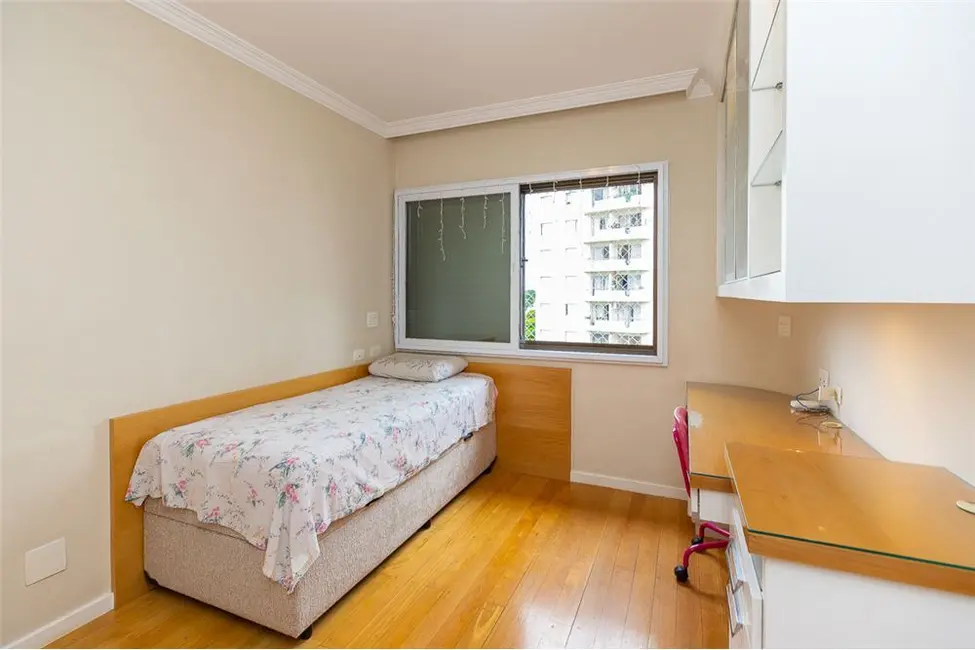 Apartamento com 4 quartos à venda, 209m2 em Campo Belo, São Paulo - SP - imagem 9 Foto 9 de Apartamento com 4 quartos à venda, 209m2 em Campo Belo, São Paulo - SP