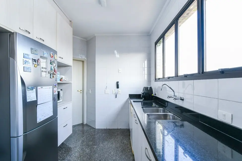 Apartamento com 4 quartos à venda, 200m2 em Moema, São Paulo - SP - imagem 5 Foto 5 de Apartamento com 4 quartos à venda, 200m2 em Moema, São Paulo - SP