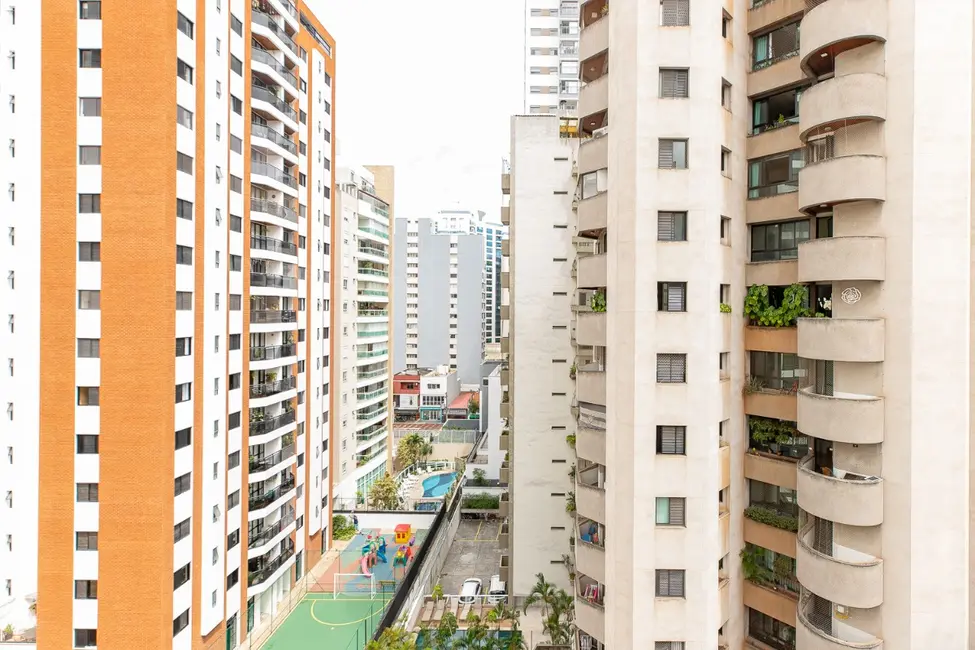 Foto 7 de Apartamento com 2 quartos à venda, 57m2 em Moema, São Paulo - SP