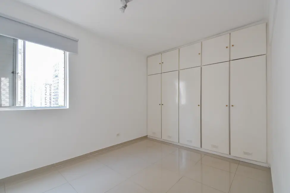 Foto 2 de Apartamento com 2 quartos à venda, 86m2 em Moema, São Paulo - SP