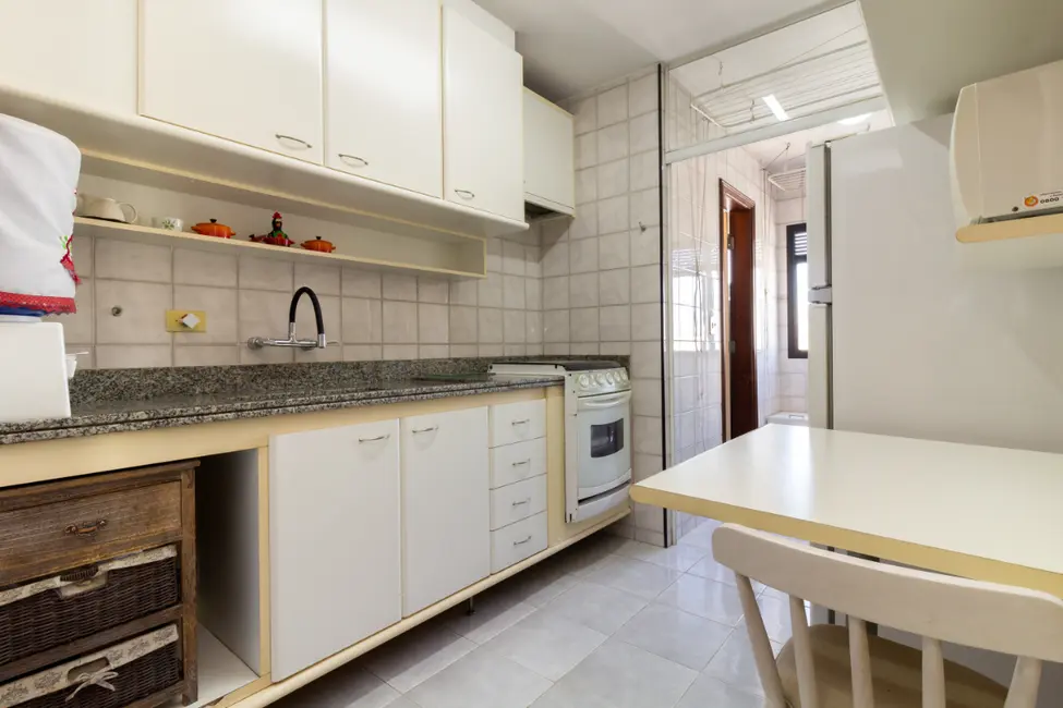 Foto 2 de Apartamento com 3 quartos à venda, 77m2 em Vila Hamburguesa, São Paulo - SP