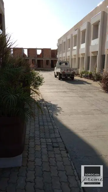 Foto 2 de Sobrado com 2 quartos à venda, 59m2 em Jardim Maria Elvira, Sorocaba - SP