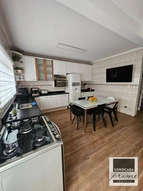Sobrado com 3 quartos à venda, 170m2 em Jardim Emília, Sorocaba - SP - imagem 4 Foto 4 de Sobrado com 3 quartos à venda, 170m2 em Jardim Emília, Sorocaba - SP