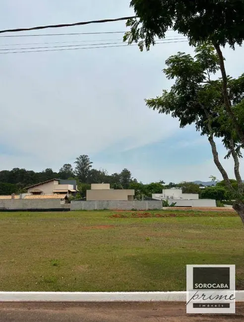 Foto 1 de Terreno / Lote à venda, 720m2 em Aracoiaba Da Serra - SP
