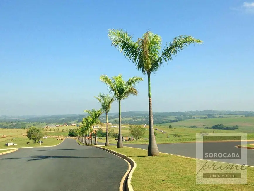 Foto 1 de Terreno / Lote à venda, 250m2 em Salto De Pirapora - SP