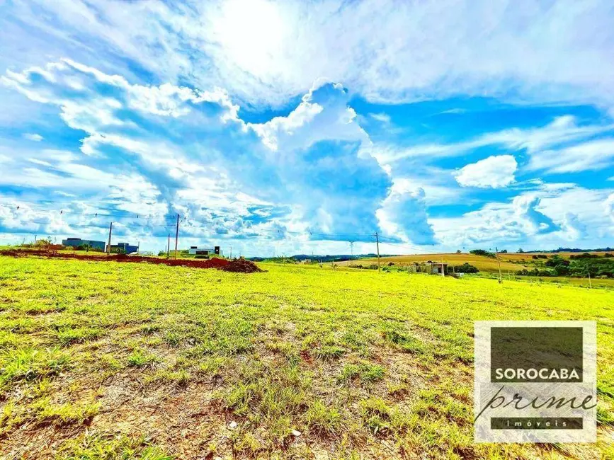 Foto 1 de Terreno / Lote à venda, 250m2 em Salto De Pirapora - SP