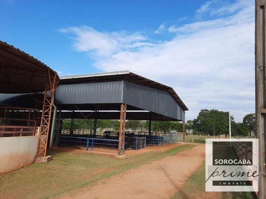 Foto 2 de Fazenda / Haras à venda, 180000m2 em Salto De Pirapora - SP