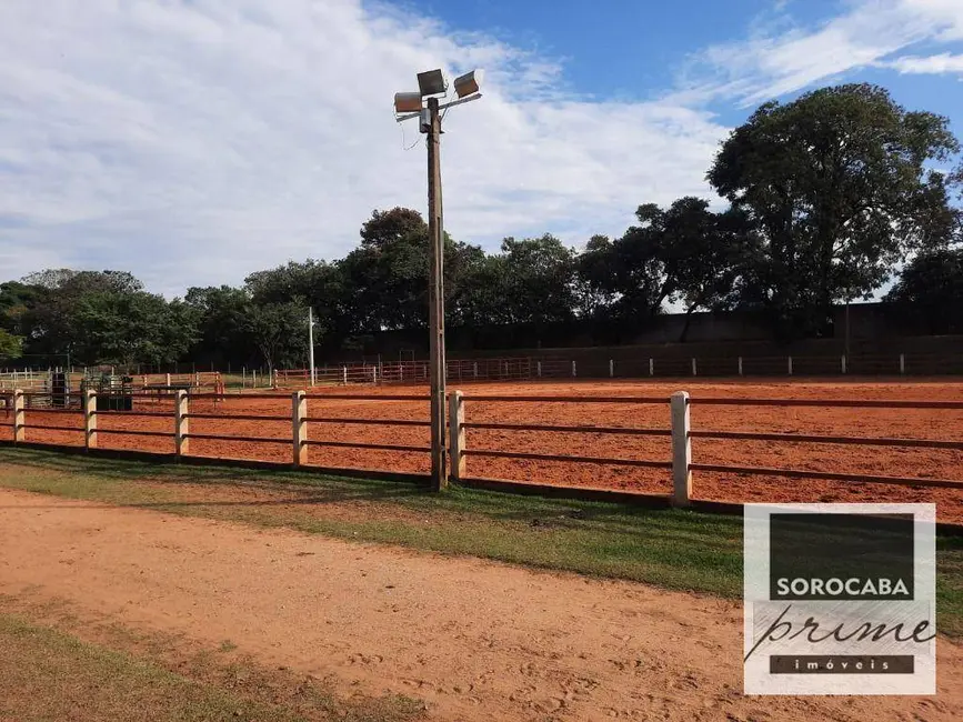 Foto 1 de Fazenda / Haras à venda, 180000m2 em Salto De Pirapora - SP
