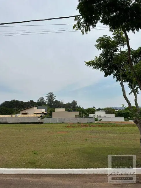 Foto 1 de Terreno / Lote à venda, 720m2 em Aracoiaba Da Serra - SP