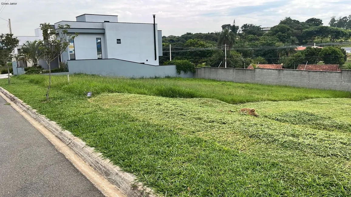 Foto 1 de Terreno / Lote à venda, 300m2 em Itupeva - SP