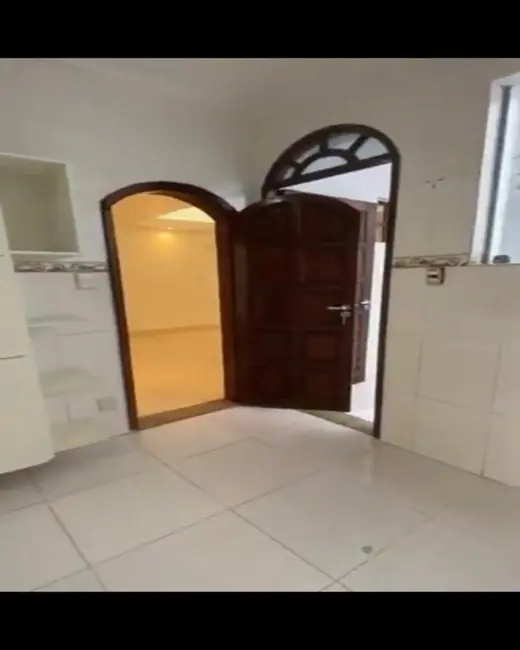 Sala Comercial com 4 quartos para alugar, 240m2 em Rio Vermelho, Salvador - BA - imagem 5 Foto 5 de Sala Comercial com 4 quartos para alugar, 240m2 em Rio Vermelho, Salvador - BA