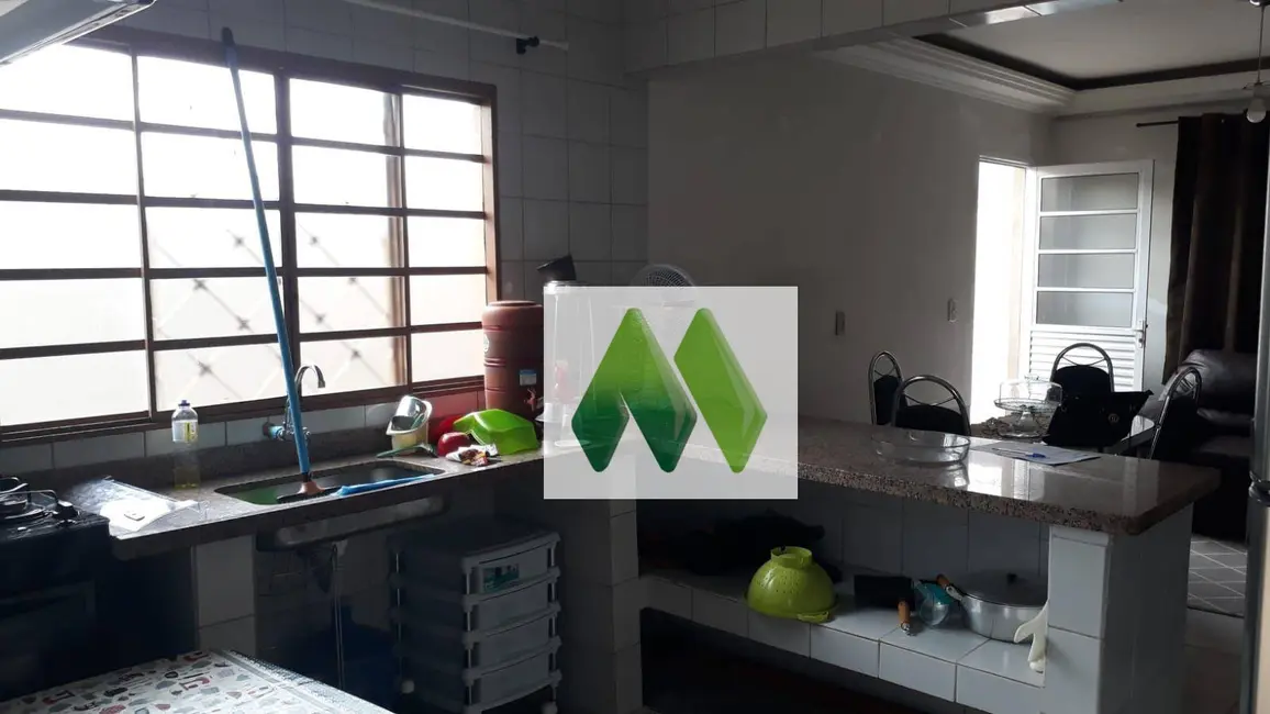 Foto 4 de Casa com 2 quartos à venda, 250m2 em Jardim Monte Mor, Botucatu - SP