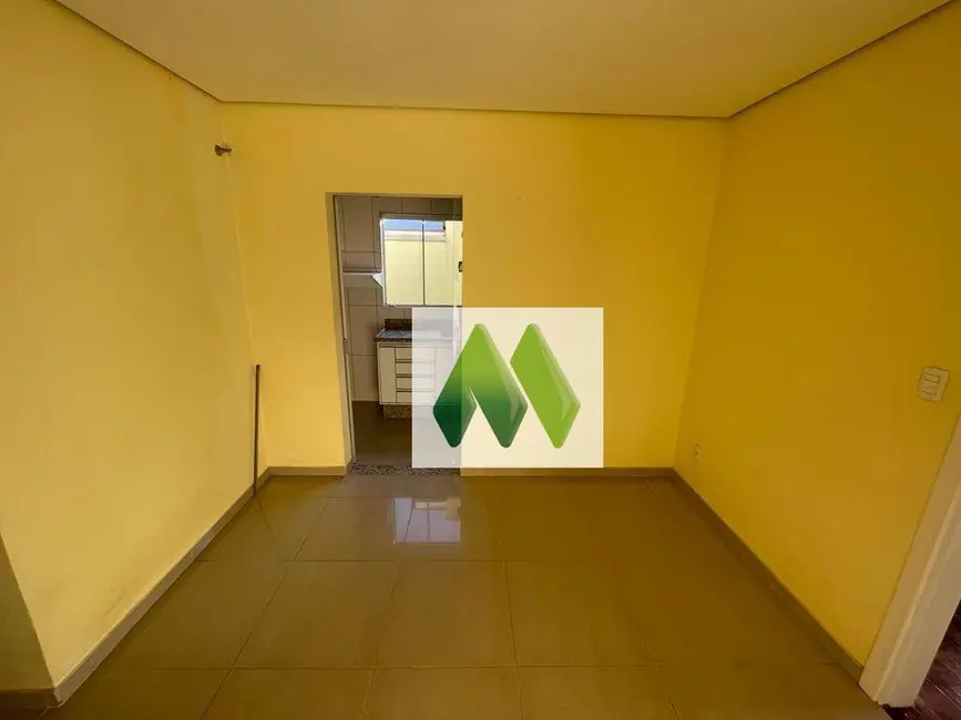 Casa com 3 quartos à venda, 225m2 em Vila Pinheiro Machado, Botucatu - SP - imagem 5 Foto 5 de Casa com 3 quartos à venda, 225m2 em Vila Pinheiro Machado, Botucatu - SP