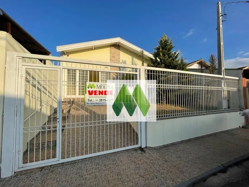 Foto 1 de Casa com 3 quartos à venda, 225m2 em Vila Pinheiro Machado, Botucatu - SP