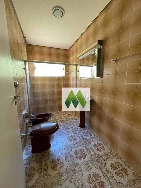 Casa com 3 quartos à venda, 225m2 em Vila Pinheiro Machado, Botucatu - SP - imagem 7 Foto 7 de Casa com 3 quartos à venda, 225m2 em Vila Pinheiro Machado, Botucatu - SP