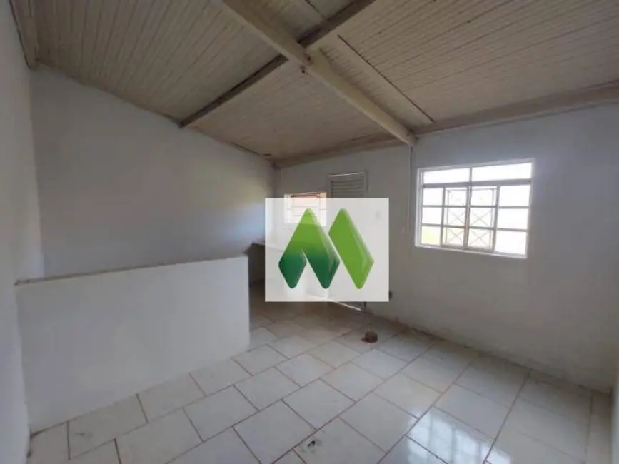 Foto 3 de Casa com 1 quarto à venda, 250m2 em Jardim Itamarati, Botucatu - SP