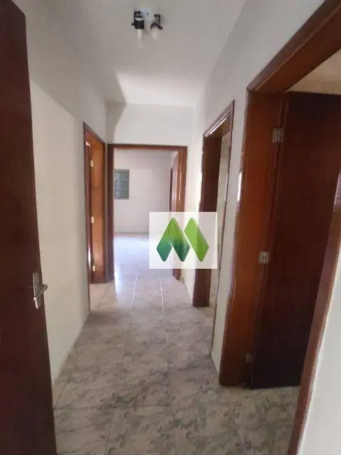 Foto 7 de Casa com 3 quartos à venda, 250m2 em Vila Nova Botucatu, Botucatu - SP