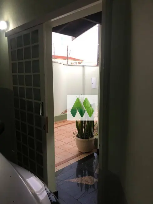 Casa com 3 quartos à venda, 360m2 em Jardim Paraíso II, Botucatu - SP - imagem 8 Foto 8 de Casa com 3 quartos à venda, 360m2 em Jardim Paraíso II, Botucatu - SP