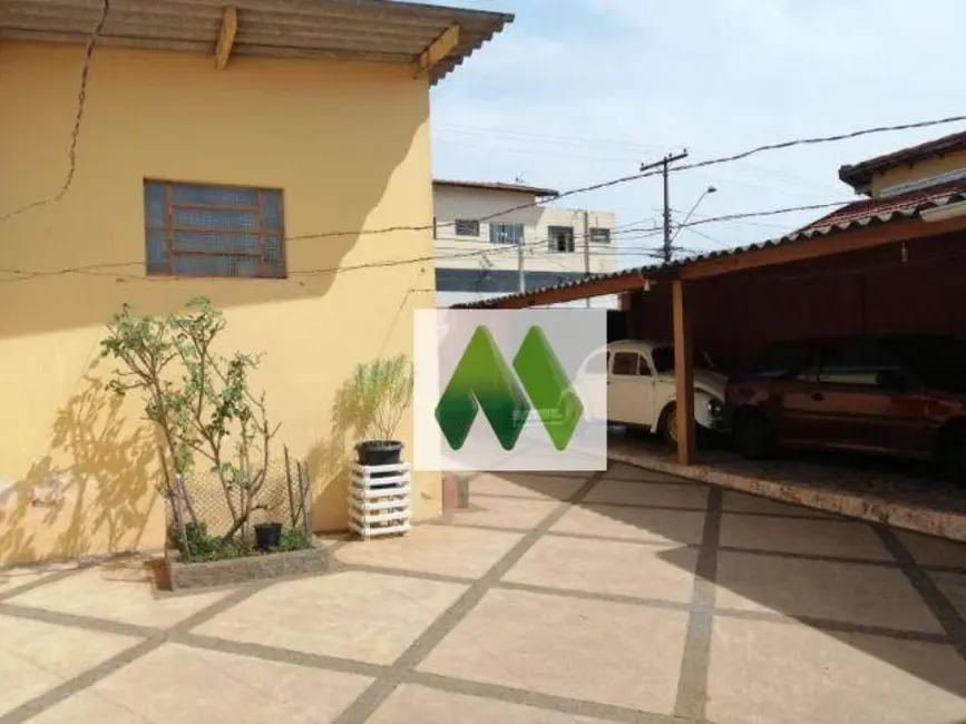 Casa com 3 quartos à venda em Vila São Lúcio, Botucatu - SP - imagem 3 Foto 3 de Casa com 3 quartos à venda em Vila São Lúcio, Botucatu - SP