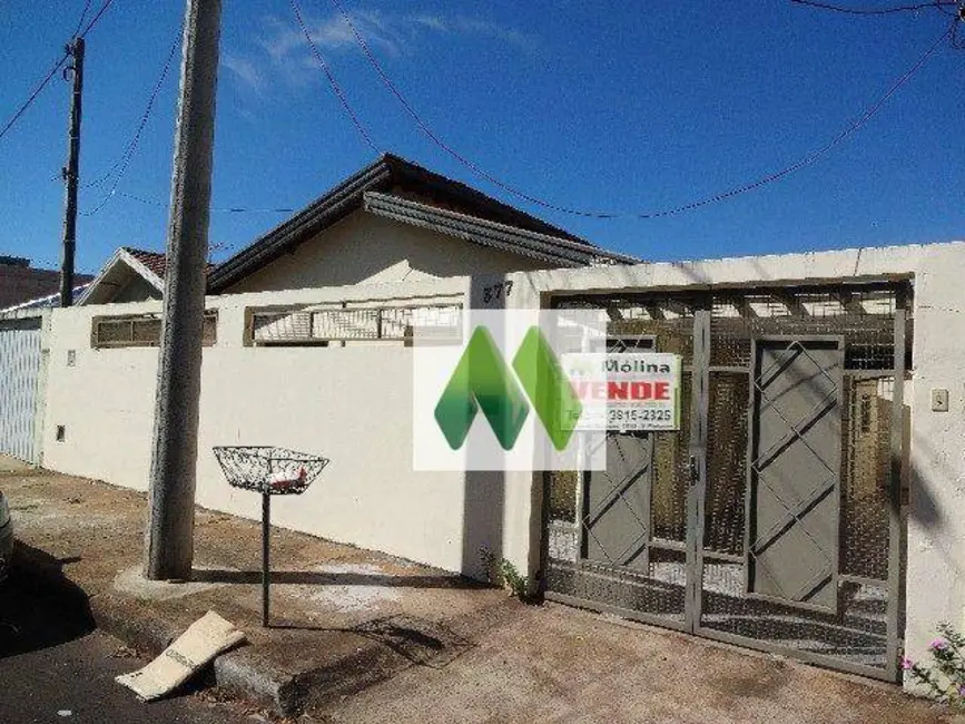 Foto 2 de Casa com 2 quartos à venda, 260m2 em Chácara Montagna, Botucatu - SP