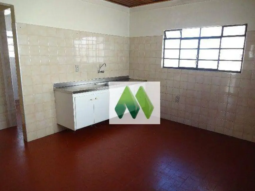 Casa com 2 quartos à venda, 260m2 em Chácara Montagna, Botucatu - SP - imagem 5 Foto 5 de Casa com 2 quartos à venda, 260m2 em Chácara Montagna, Botucatu - SP