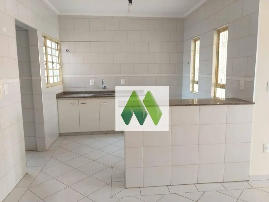 Foto 6 de Casa com 2 quartos à venda, 180m2 em Parque Residencial Primavera, Botucatu - SP