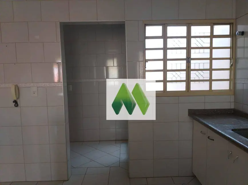 Foto 8 de Casa com 2 quartos à venda, 180m2 em Parque Residencial Primavera, Botucatu - SP