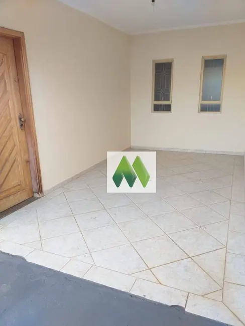 Foto 3 de Casa com 2 quartos à venda, 180m2 em Parque Residencial Primavera, Botucatu - SP