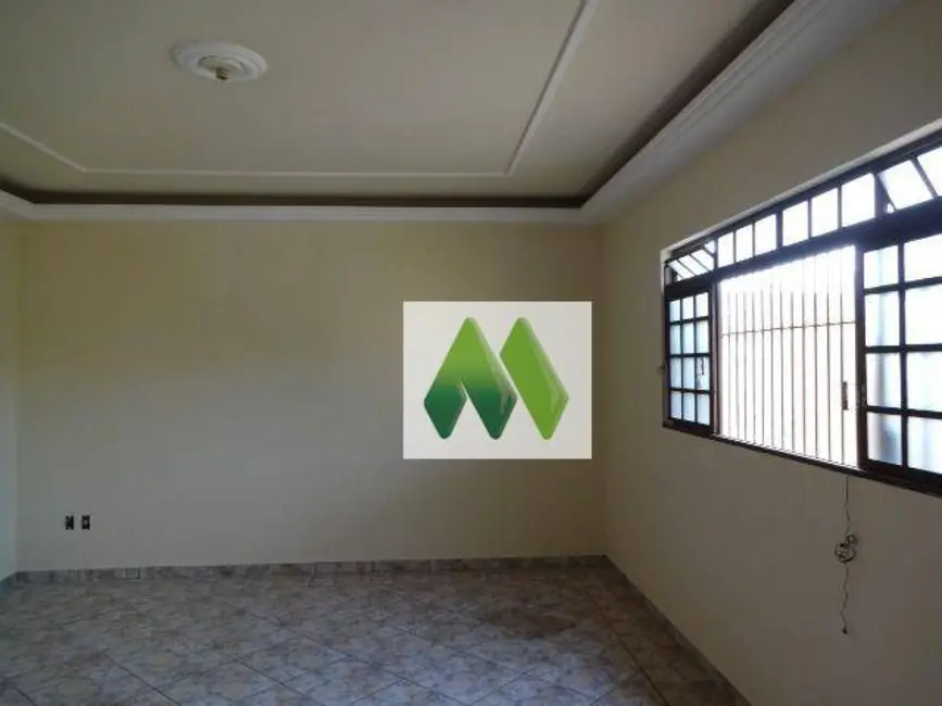 Casa com 3 quartos à venda, 300m2 em Jardim Flamboyant, Botucatu - SP - imagem 5 Foto 5 de Casa com 3 quartos à venda, 300m2 em Jardim Flamboyant, Botucatu - SP