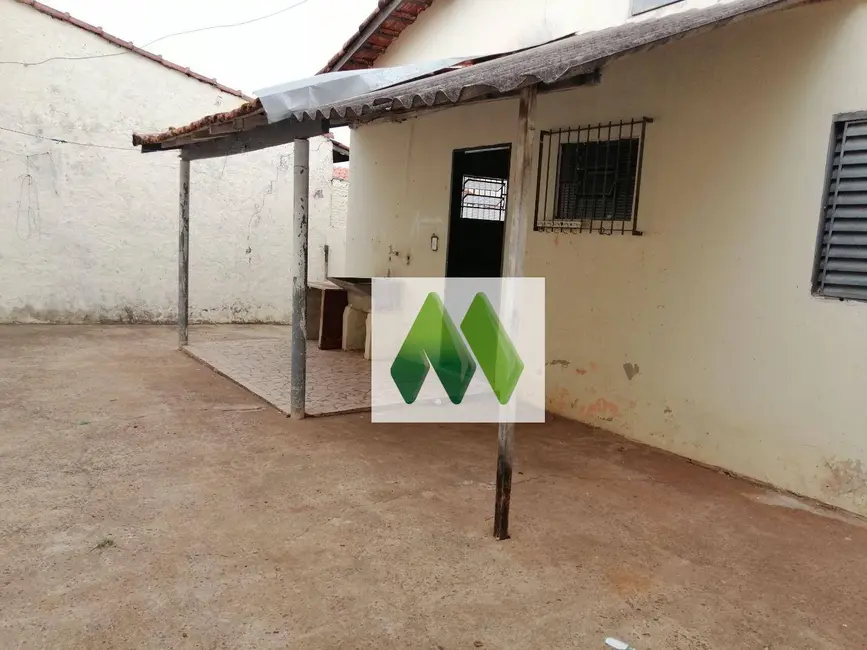 Foto 9 de Casa com 2 quartos à venda, 250m2 em Vila Nova Botucatu, Botucatu - SP